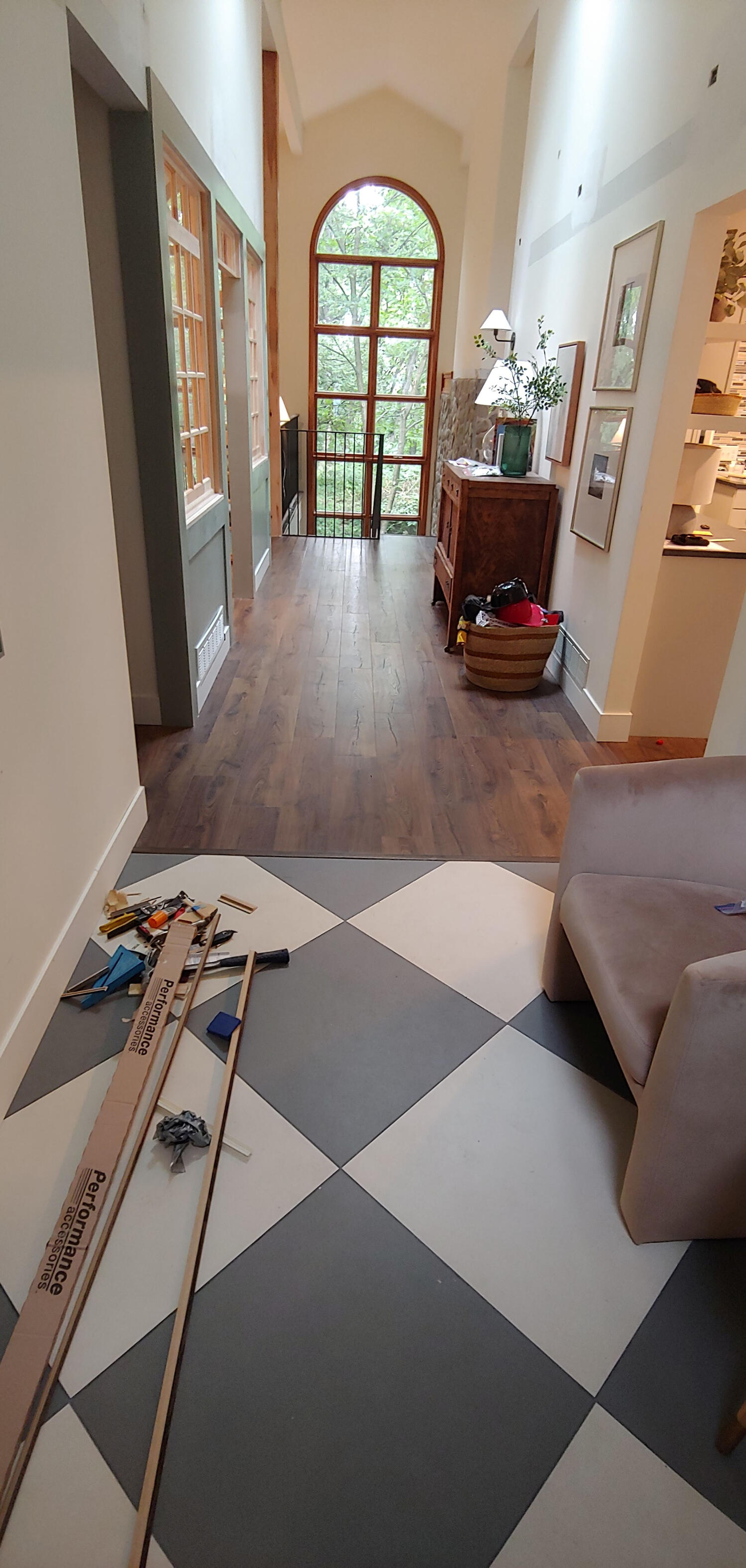 Tile entryway and laminate flooring